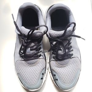 Under armour sneakers running shoes cross training